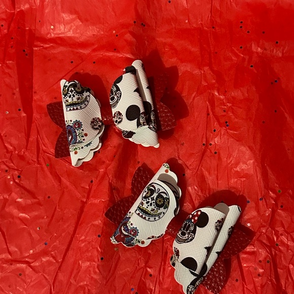 Bows - Picture 2 of 3